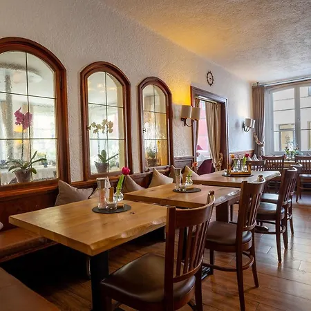 Weisses Ross Ξενοδοχείο 4*