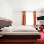 Weisses Ross Hotel 4*