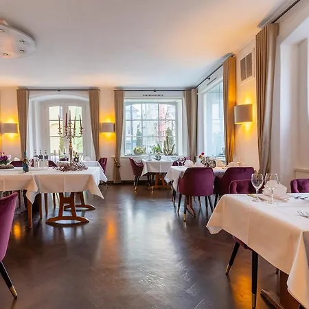 Weisses Ross Hotel 4*