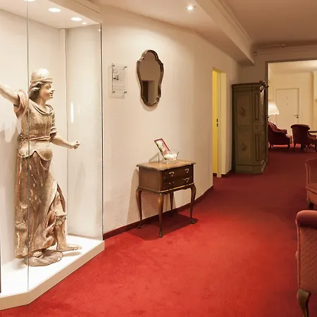 Hotel Weisses Ross 4*