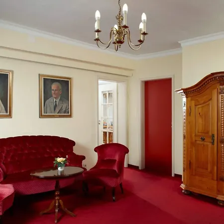 Weisses Ross Hotel 4*