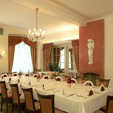Weisses Ross Hotel