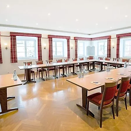 Weisses Ross Hotel 4*