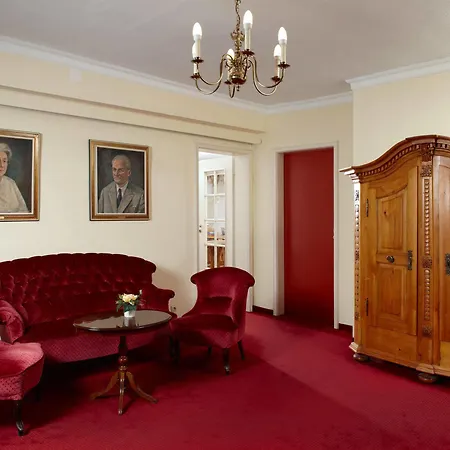 Weisses Ross Hotel 4*